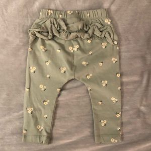 3-6 month ruffle butt pants